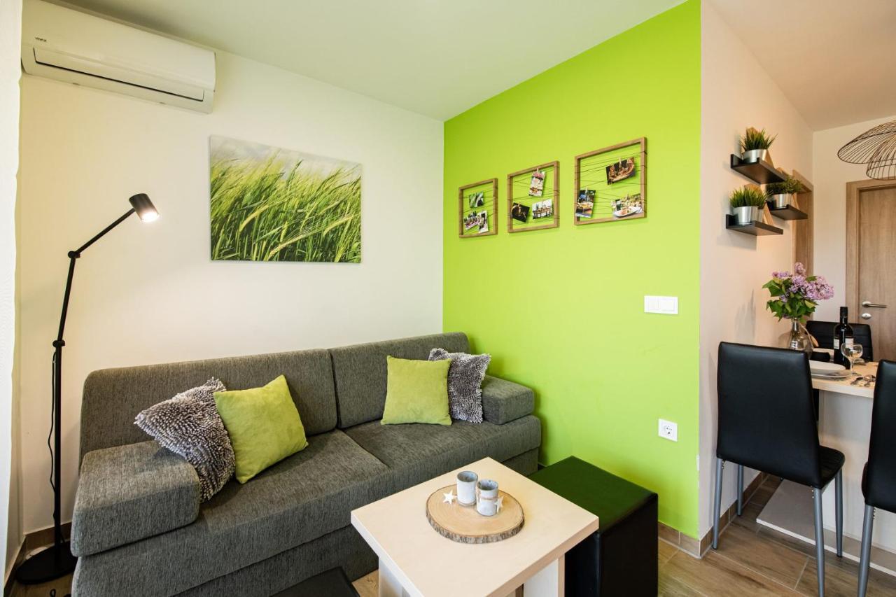 Apartmaji Banonia " Poletni Vetrc " 바노브치 외부 사진