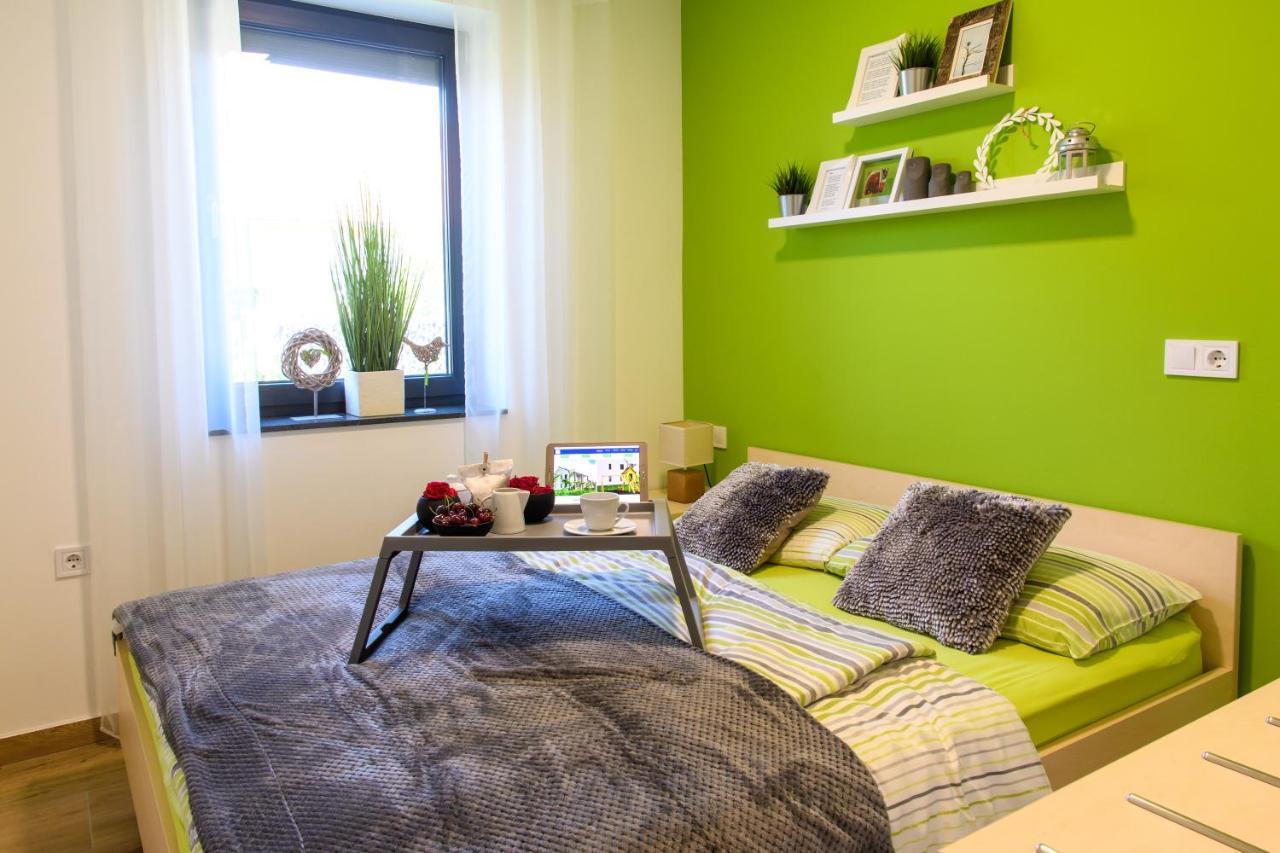 Apartmaji Banonia " Poletni Vetrc " 바노브치 외부 사진
