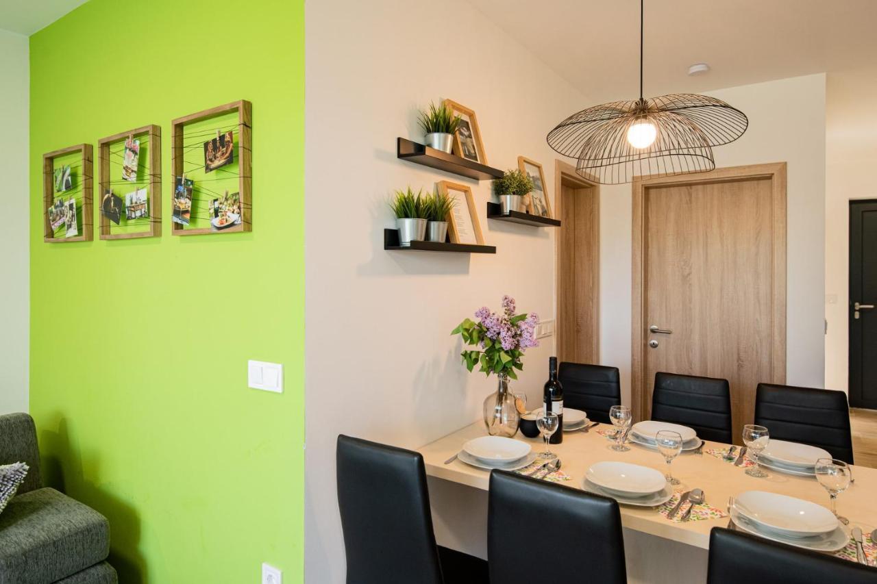 Apartmaji Banonia " Poletni Vetrc " 바노브치 외부 사진